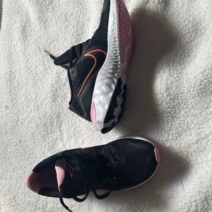 Nike women’s renew tennis shoes size 7